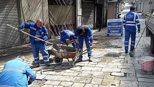 İzmirliler evde kalıyor İzmir'in yolları yenileniyor