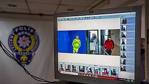 İzmirlilerin ateşi termal kamerayla ölçülüyor 