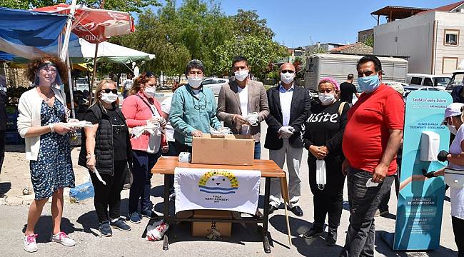 Foça pazarlarında koronavirüs tedbirleri 