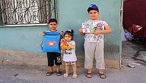 Bayraklılı çocuklara sürpriz hediye 