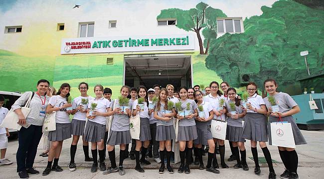 İzmir'de bir ilk: Sıfır Atık Belgesi Karşıyaka'nın oldu! 