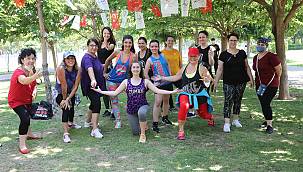 Bayraklı'da sosyal mesafeli 'Zumba' 