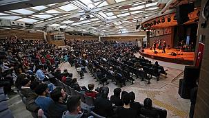 Bostanlı Suat Taşer Tiyatrosu kapılarını açtı  