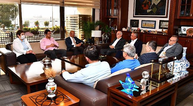 CHP'nin Ege İl Başkanları Başkan Soyer'i ziyaret etti 