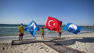 Ilıca Halk Plajı Mavi Bayrak ile taçlandı 