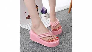 Yazın giyilen sert tabanlı terlik ve sandaletler nasır sebebi 