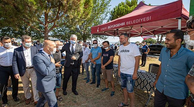 Büyükşehir Belediye Başkanı Soyer'in köylüye desteği sürüyor 