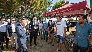 Büyükşehir Belediye Başkanı Soyer'in köylüye desteği sürüyor