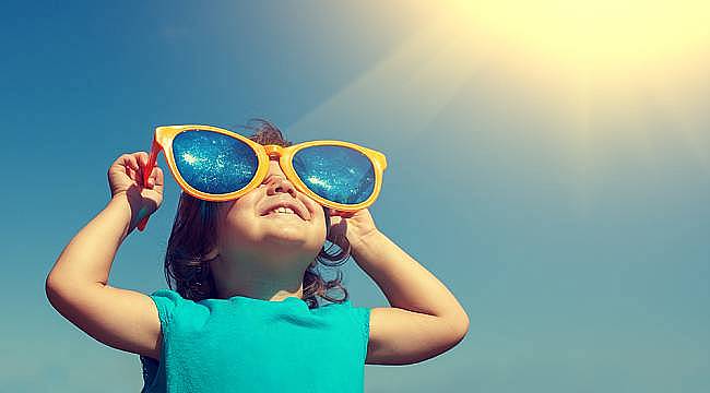 Çocukları güneş çarpmasından 8 adımda koruyun! 