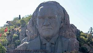 Türkiye'nin En Büyük Atatürk Maskı Bakıma Alındı