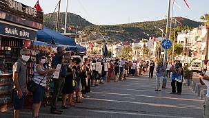 Foça'da sessiz zincir 