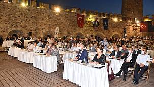 Başkan Soyer Çandarlı Kalesi'ndeki meclis toplantısında konuştu: