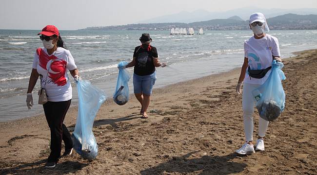 Dokuz Eylül Rotary'den deniz temizliği 