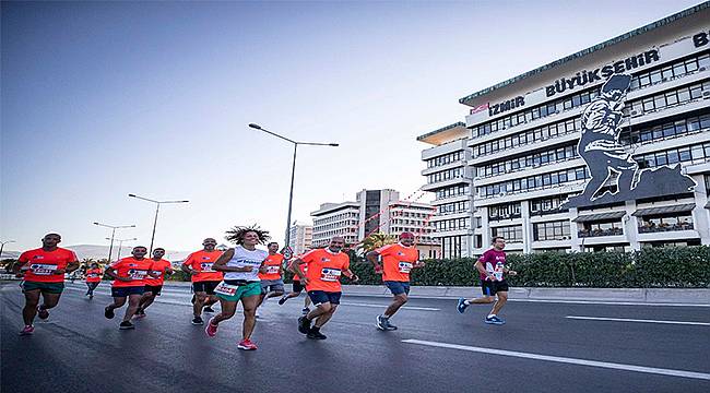 İzmir'de kurtuluş coşkusu maratonla taçlandı 