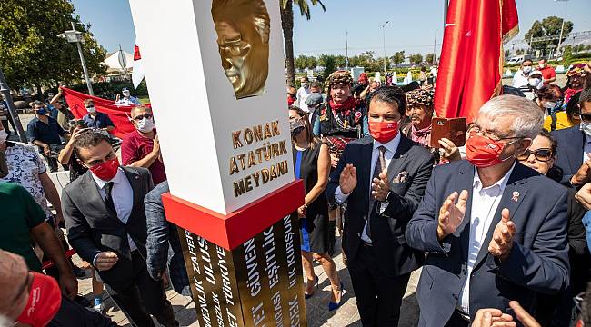 Konak Atatürk Meydanı'na özel tasarım 