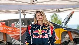 Müge Boz, ralli pilotu Yağız Avcı'ya co-pilotluk yaptı