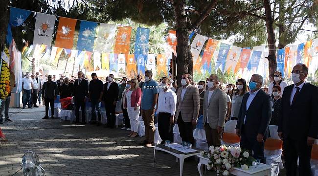 AK Parti Foça'da Yeni Yönetimi Açık Hava Kongresiyle Belirledi 