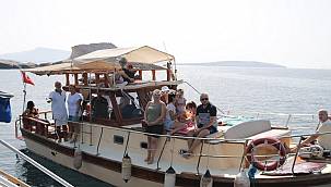 Ekimde güzel hava vatandaşları Foça'ya akın ettirdi 