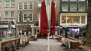 Hollanda pandemi kısıtlamalarını yeniden başlattı 