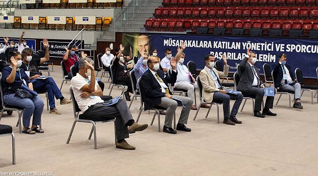 İzmir Büyükşehir Belediyespor'da eski yönetim yeniden seçildi 
