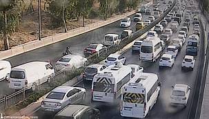İzmir'de trafiğe kayıtlı araç sayısı 1 milyon 634 bin 158 oldu
