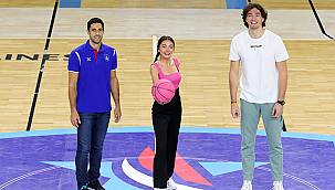 Pembe Top Neslihan Atagül Doğulu'da 