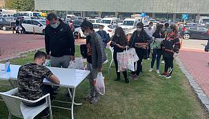 Büyükşehir'den depremzedelere 26 bin kişilik yemek 