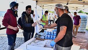 Büyükşehir depremzedelerin yanında 