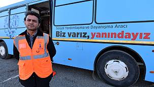 Büyükşehir'in giyim otobüsü depremzedelerin hizmetinde 