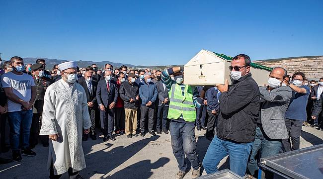 CHP Genel Başkanı Kılıçdaroğlu İzmir'de cenaze törenine katıldı 