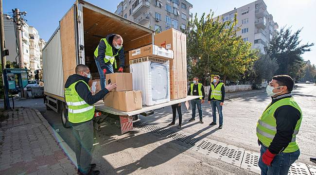 Depremzedelere beyaz eşya desteği sürüyor 