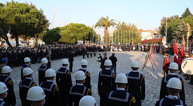  Foça, Atatürk'ü birlik beraberlik içinde andı 