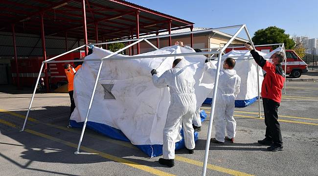 Görevini tamamlayan çadırlar temizlenerek depolara kaldırılıyor  