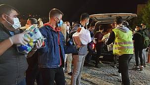 İzmir'de depremzedelere destek çığ gibi 