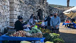 Sığacık Kaleiçi Pazarı tezgahlarını yeniden kurdu 