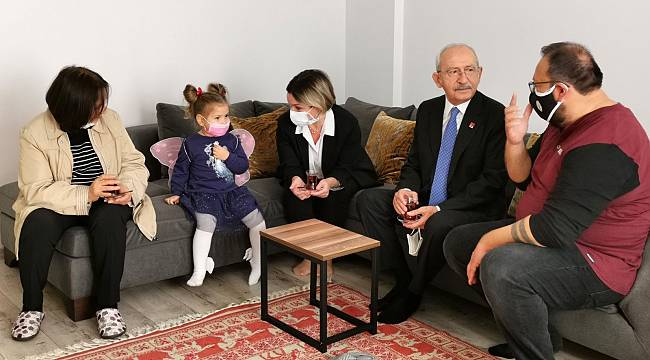​CHP Lideri Kılıçdaroğlu İzmir'de depremzedeleri ziyaret etti  