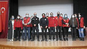 Depremde gönüllerini fetheden İzmir için geldiler