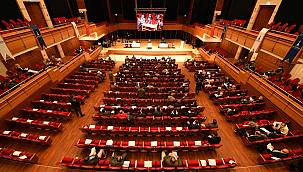 İzmir Büyükşehir Belediyesi'nden üreticiye ve minibüs esnafına nefes aldıracak iki hamle 