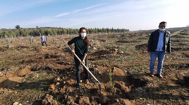 İzmir'de her çocuk adına bir fidan 