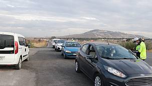 KISITLAMA ÖNCESİ FOÇADA YAZLIKLARA DÖNÜŞ BAŞLADI 