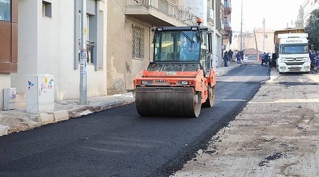 Bayraklı'ya 1 yılda 90 bin ton asfalt, 35 bin metrekare kilit parke 