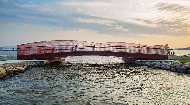 Bayraklı yaya köprüsüne uluslararası tasarım ödülü 