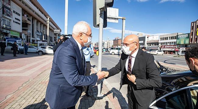 Başkan Soyer'den Karabağlar'a ziyaret 