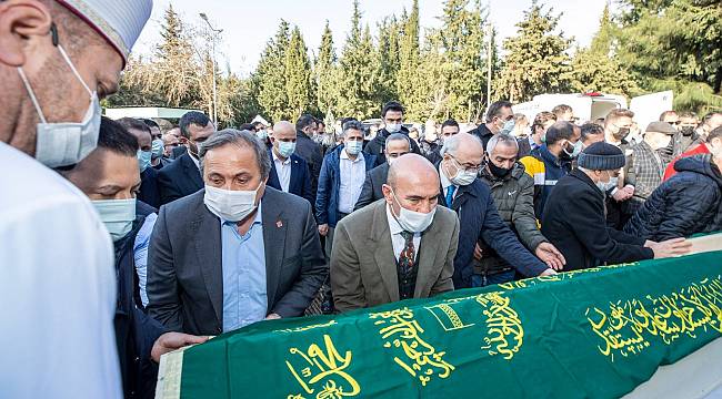 Başkan Soyer selde ölen iki yurttaşın cenaze törenine katıldı 