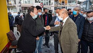 Başkan Soyer selden zarar gören aileleri ve esnafı ziyaret etti 