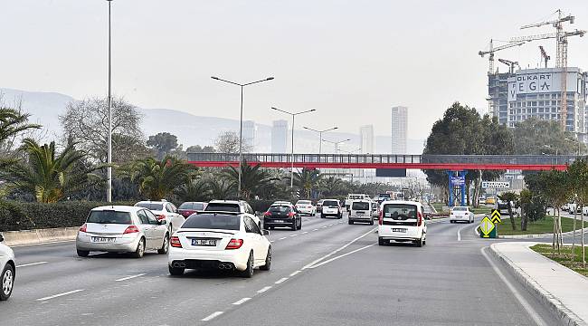 Büyükşehir'den Buca ve Konak'a iki yeni yaya üst geçidi 