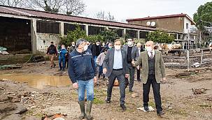 Büyükşehir ekipleri yaraları sarmak için sahada 