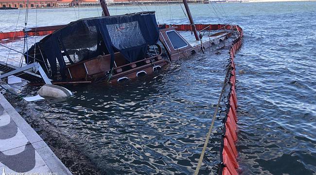 İzmir'de şiddetli rüzgâr yaşamı olumsuz etkiledi 