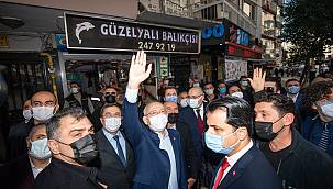Kılıçdaroğlu İzmir'de sel mağdurlarını ziyaret etti