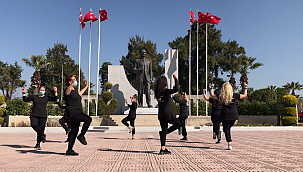 Aliağalı Kadınlar 8 Mart'ta Harmandalı Oynadı